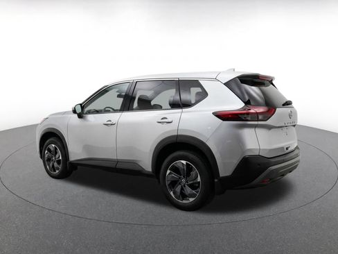 Used 2025 Nissan Rogue SV FWD image 7