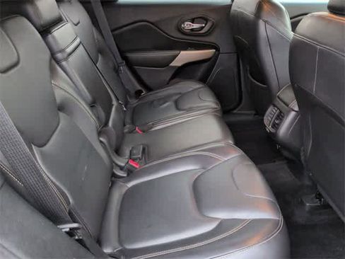 Used 2018 Jeep Cherokee Limited w/ Trailer Tow Group image 21