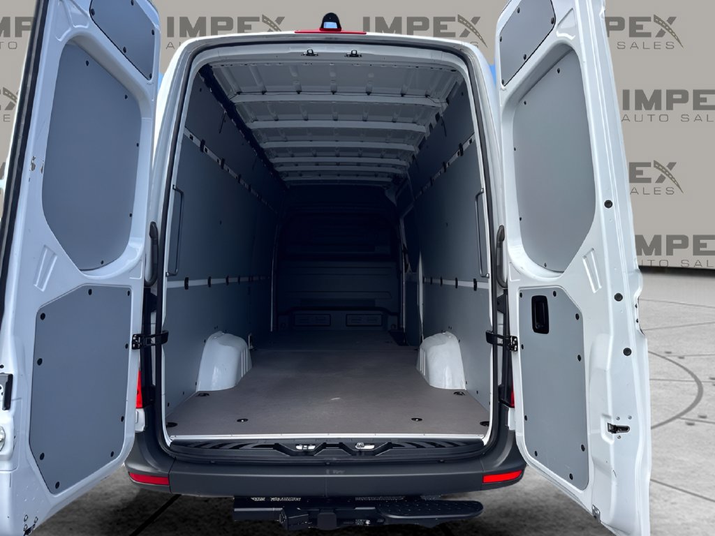 Used 2025 Mercedes-Benz Sprinter 2500 image 20