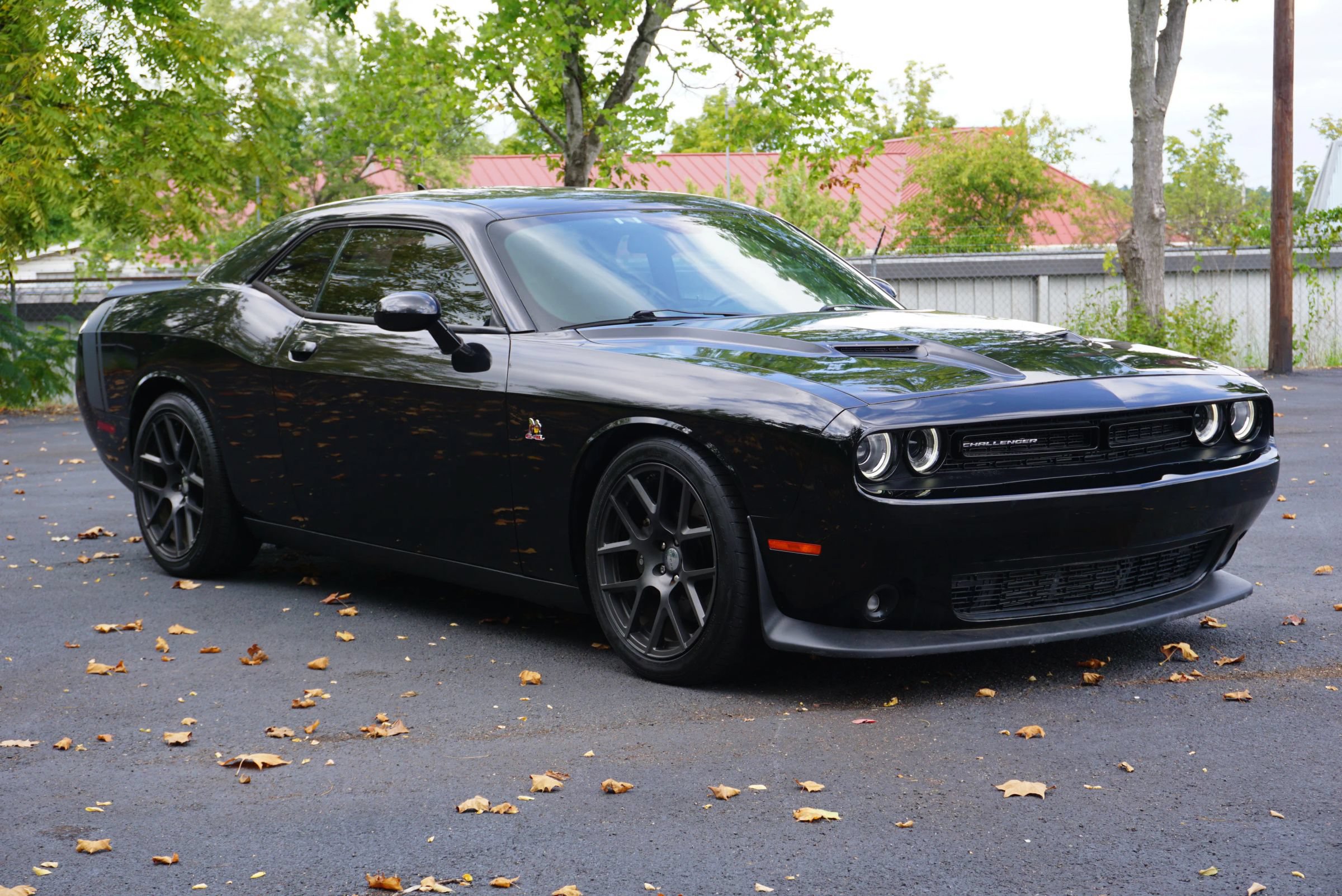 Used 2016 Dodge Challenger R/T Scat Pack w/ Leather Interior Group RWD image 3