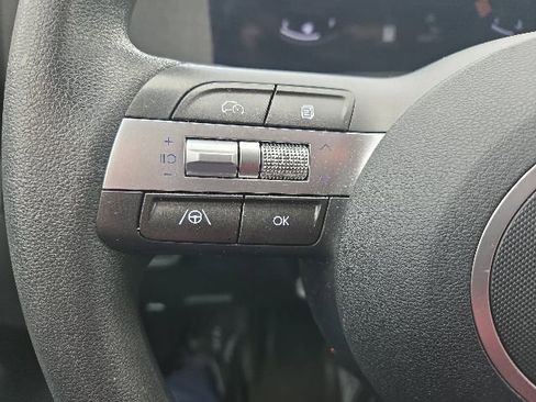 Used 2024 Hyundai Kona SE AWD/4WD image 3