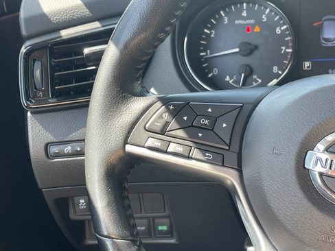 Used 2021 Nissan Rogue Sport SV image 26