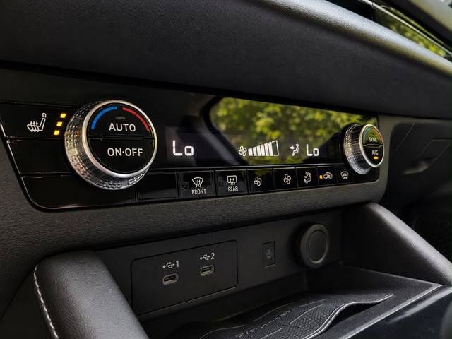 Used 2025 Mitsubishi Outlander SE AWD/4WD image 17