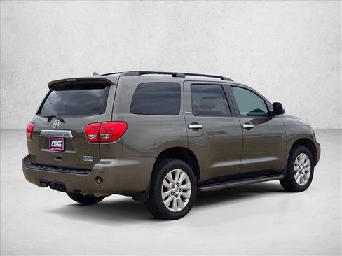 Used 2014 Toyota Sequoia Platinum RWD image 5