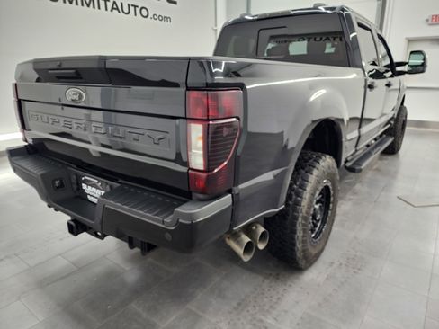 Used 2022 Ford F250 XLT w/ Black Appearance Package image 4