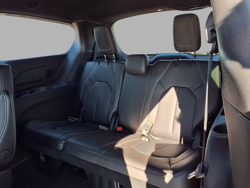 New 2026 Chrysler Pacifica Select image 25