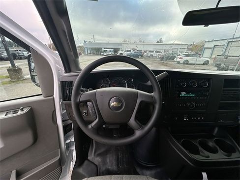 New 2025 Chevrolet Express 3500 Extended image 10