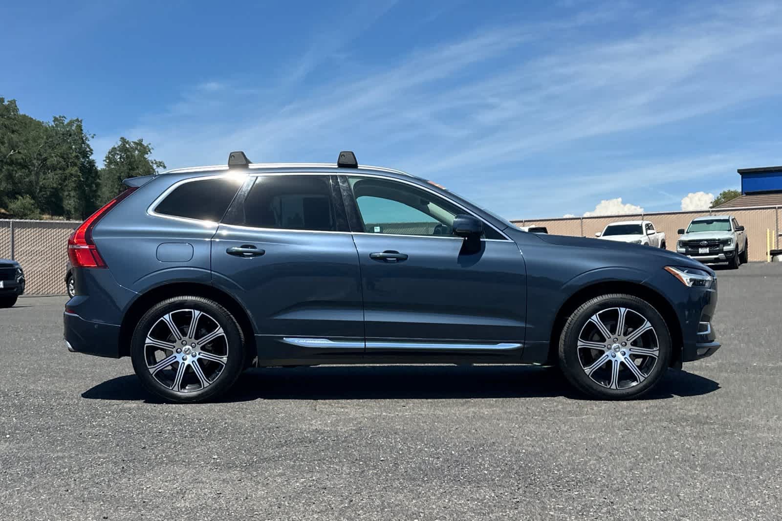 Used 2020 Volvo XC60 T5 Inscription AWD/4WD image 2