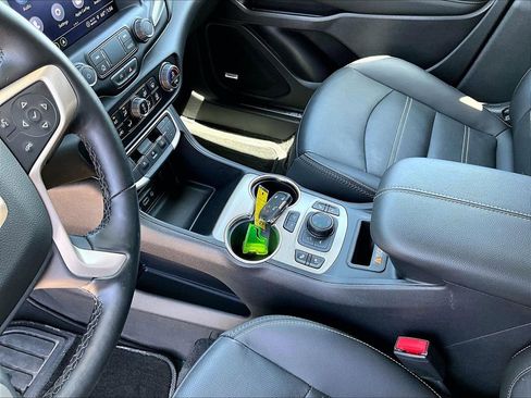 Used 2024 GMC Terrain Denali AWD/4WD image 21