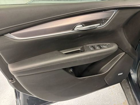 Used 2021 Cadillac XT5 Luxury FWD image 37