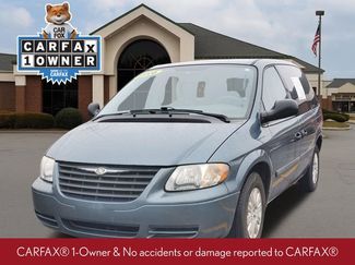 Used 2006 Chrysler Town & Country video 2