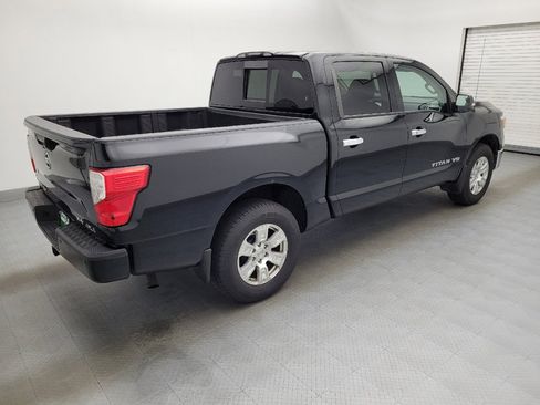 Used 2018 Nissan Titan SV w/ SV Convenience Package image 10