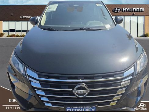 Used 2025 Nissan Rogue SV FWD image 8