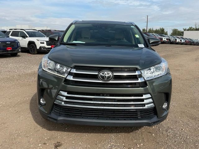 Used 2019 Toyota Highlander Limited Platinum AWD/4WD image 9
