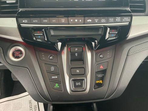 Used 2025 Honda Odyssey Sport-L image 42