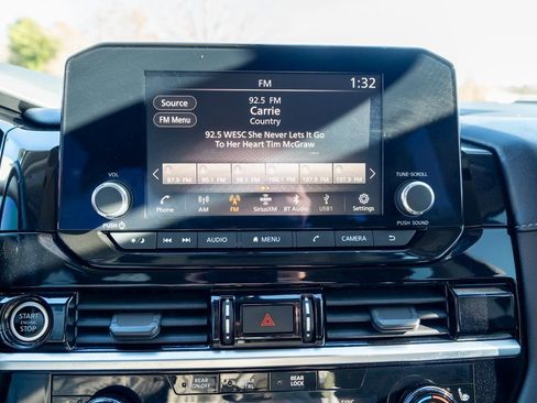 Used 2022 Nissan Pathfinder SV image 25