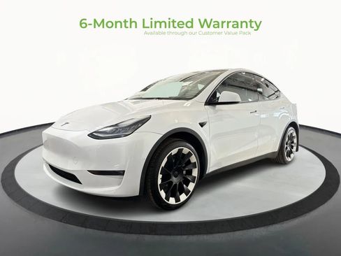 Used 2022 Tesla Model Y Long Range image 3