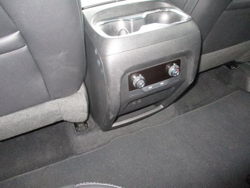 Certified 2025 Chevrolet Traverse LT image 5