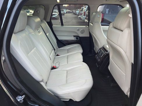 Used 2016 Land Rover Range Rover HSE image 16
