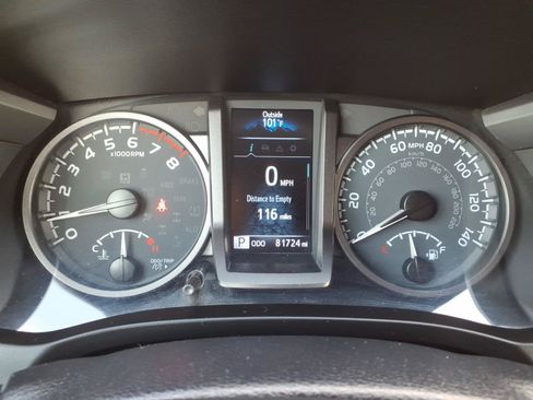 Used 2021 Toyota Tacoma TRD Off-Road w/ Technology Package AWD/4WD image 20