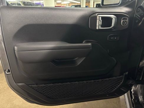 New 2026 Jeep Gladiator Sport AWD/4WD image 11