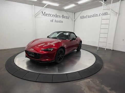 Used 2021 MAZDA MX-5 Miata Club RWD image 3