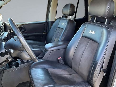 Used 2008 Chevrolet TrailBlazer SS w/ Sun And 6-Disc Cd Package image 24