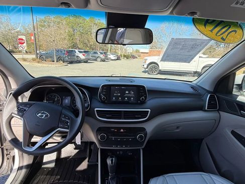 Used 2019 Hyundai Tucson SE image 16