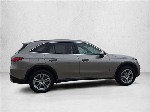 Used 2023 Mercedes-Benz GLC 300 image 4