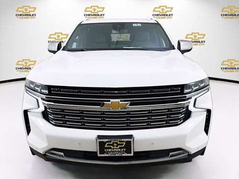 Used 2023 Chevrolet Suburban Premier image 2