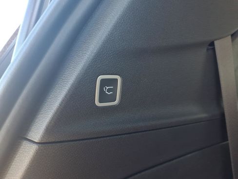 New 2026 Chrysler Pacifica Select image 6