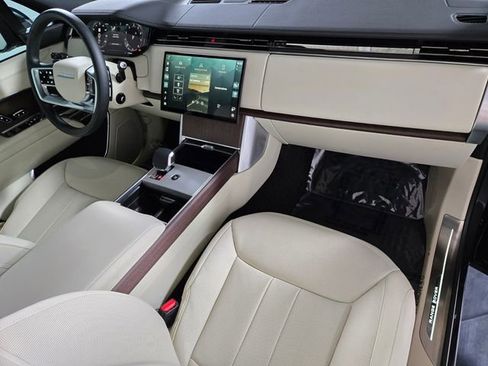 Used 2025 Land Rover Range Rover Long Wheelbase SE image 23