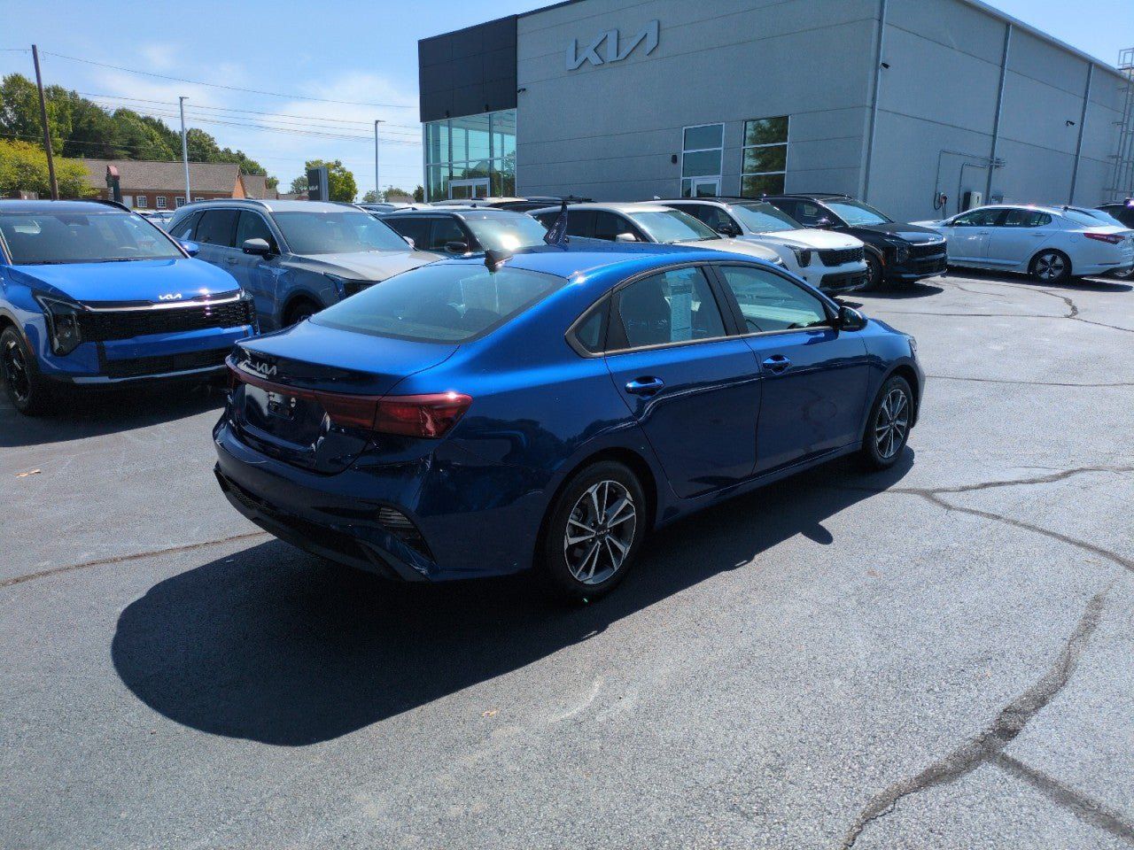 Certified 2024 Kia Forte LXS FWD image 7