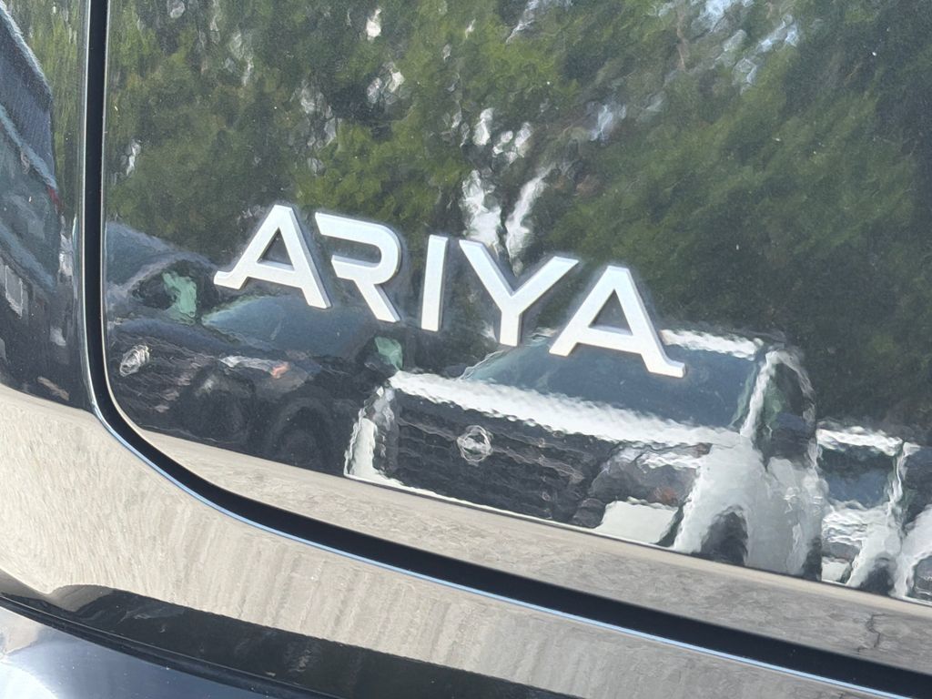 Used 2024 Nissan Ariya AWD image 10