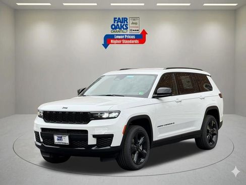 New 2025 Jeep Grand Cherokee L Laredo image 2