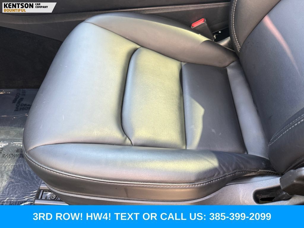 Used 2023 Tesla Model Y Long Range AWD/4WD image 28