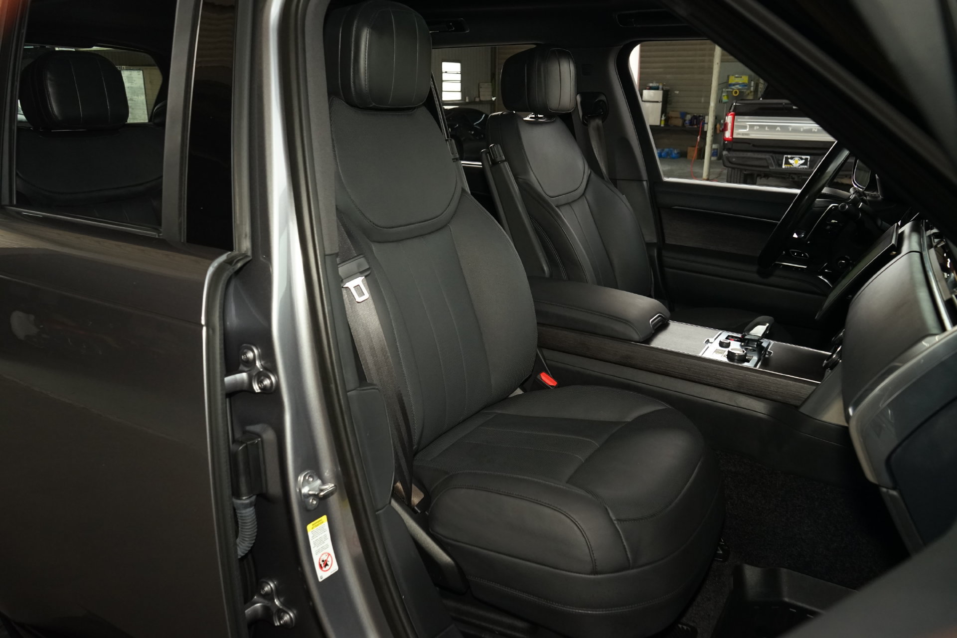 Used 2023 Land Rover Range Rover SE AWD/4WD image 10