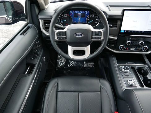 Certified 2024 Ford Expedition XLT image 12