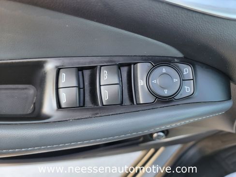 Used 2023 Buick Enclave Essence image 17
