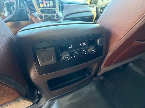 Used 2020 Chevrolet Suburban Premier image 29