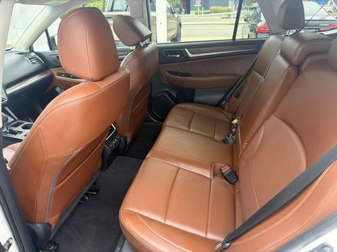 Used 2019 Subaru Outback 2.5i Touring AWD/4WD image 16