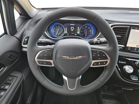 New 2026 Chrysler Pacifica Select AWD/4WD image 14
