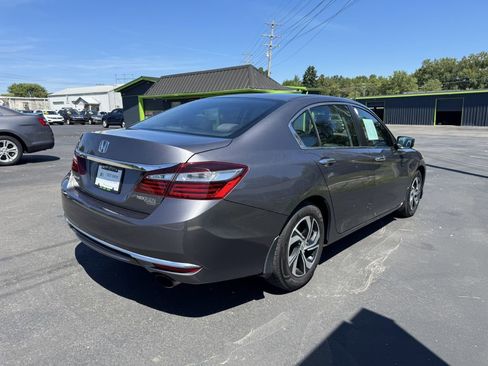Used 2016 Honda Accord LX image 4