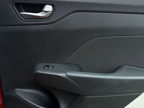 Used 2019 Hyundai Accent SE FWD image 37