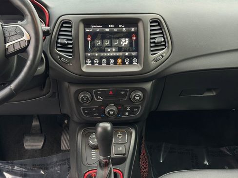 Used 2019 Jeep Compass Trailhawk w/ Cold Weather Group image 11