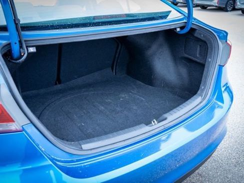 Used 2018 Hyundai Elantra SE image 8