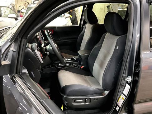 Certified 2023 Toyota Tacoma TRD Sport w/ Technology Package image 9