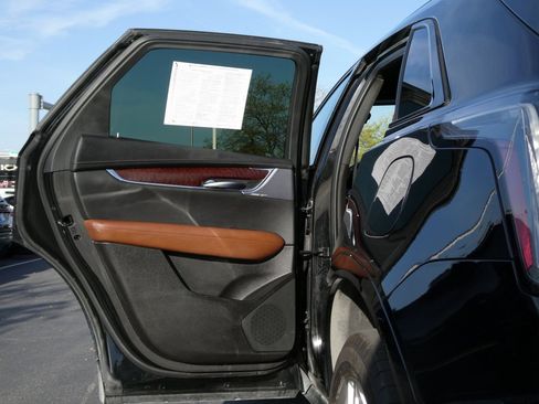 Used 2023 Cadillac XT5 Sportv w/ LPO, Floor Liner Package image 38