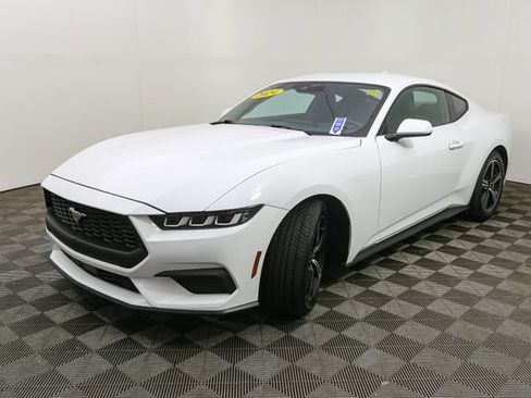 Used 2024 Ford Mustang Coupe RWD image 6