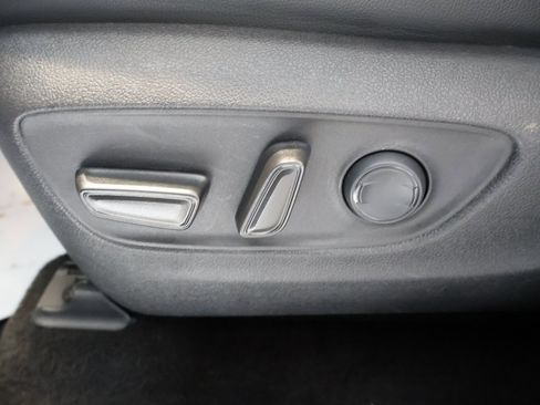 Used 2022 Toyota Highlander XSE image 12